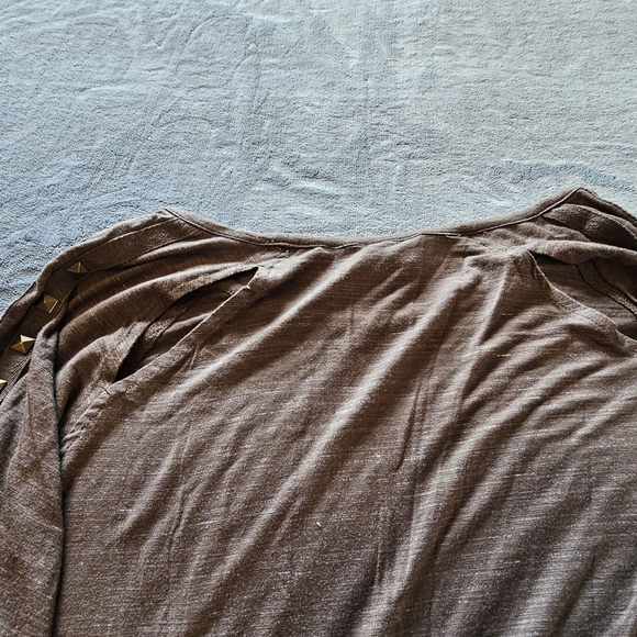 Women's Ariat Long Sleve Top With Brass Studs Accenting the Sleeves. XL - Picture 9 of 12